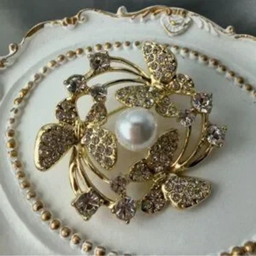 Classic vintage gold color Butterfly Brooch with Pearl Accent